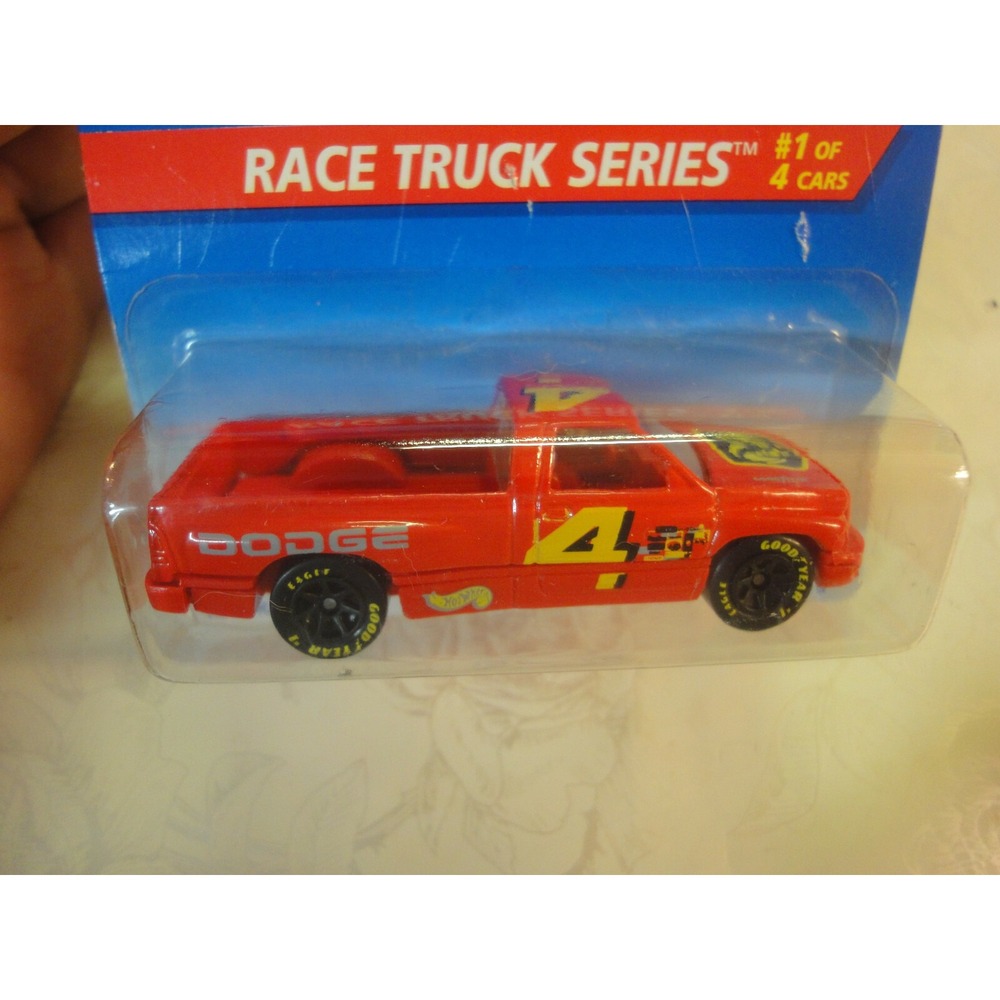 Mattel HOT WHEELS Die cast 15218 Race truck series Dodge Ram 1500 #380 1995 NEW